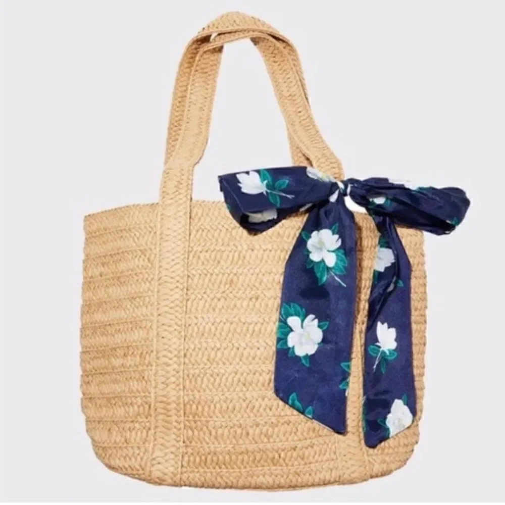 Straw purse